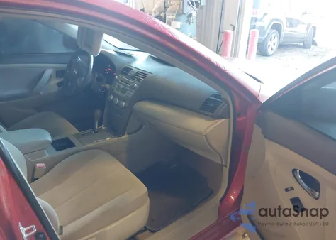 2007 Toyota Camry Le z USA, uszkodzony, nr VIN 4T1BE46K97U027447